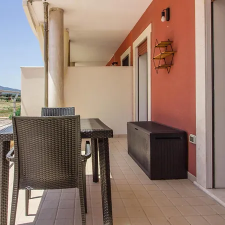 Cozy With Terrace Near The Airport! Lejlighed